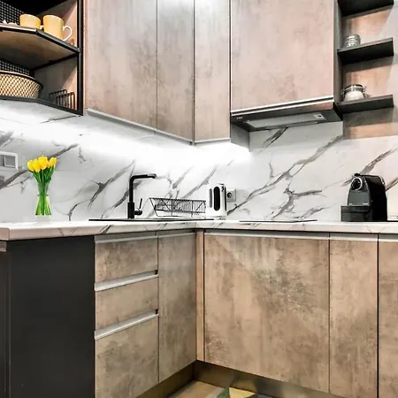 Apartment Compact For Digital Nomads, Fast Wifi, Ac