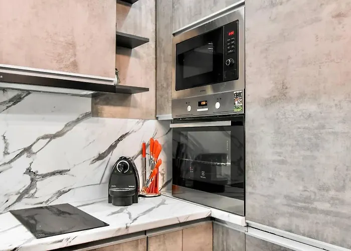 Appartement Compact For Digital Nomads, Fast Wifi, Ac *