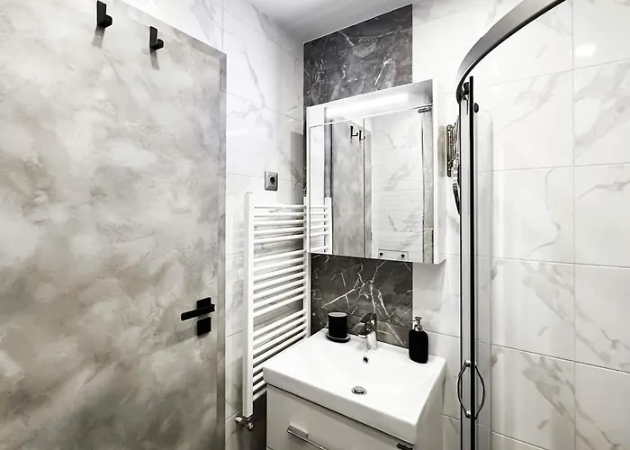 Compact For Digital Nomads, Fast Wifi, Ac Appartement *